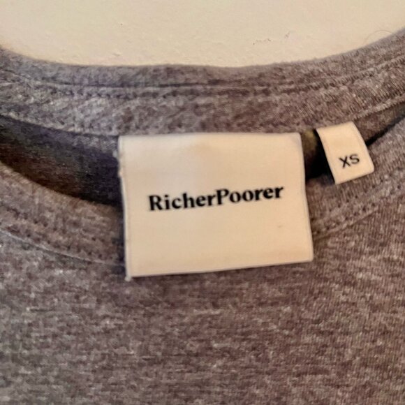 Richer Poorer Classic Baby Tee in Dark Gray Sz XS - Picture 2 of 3